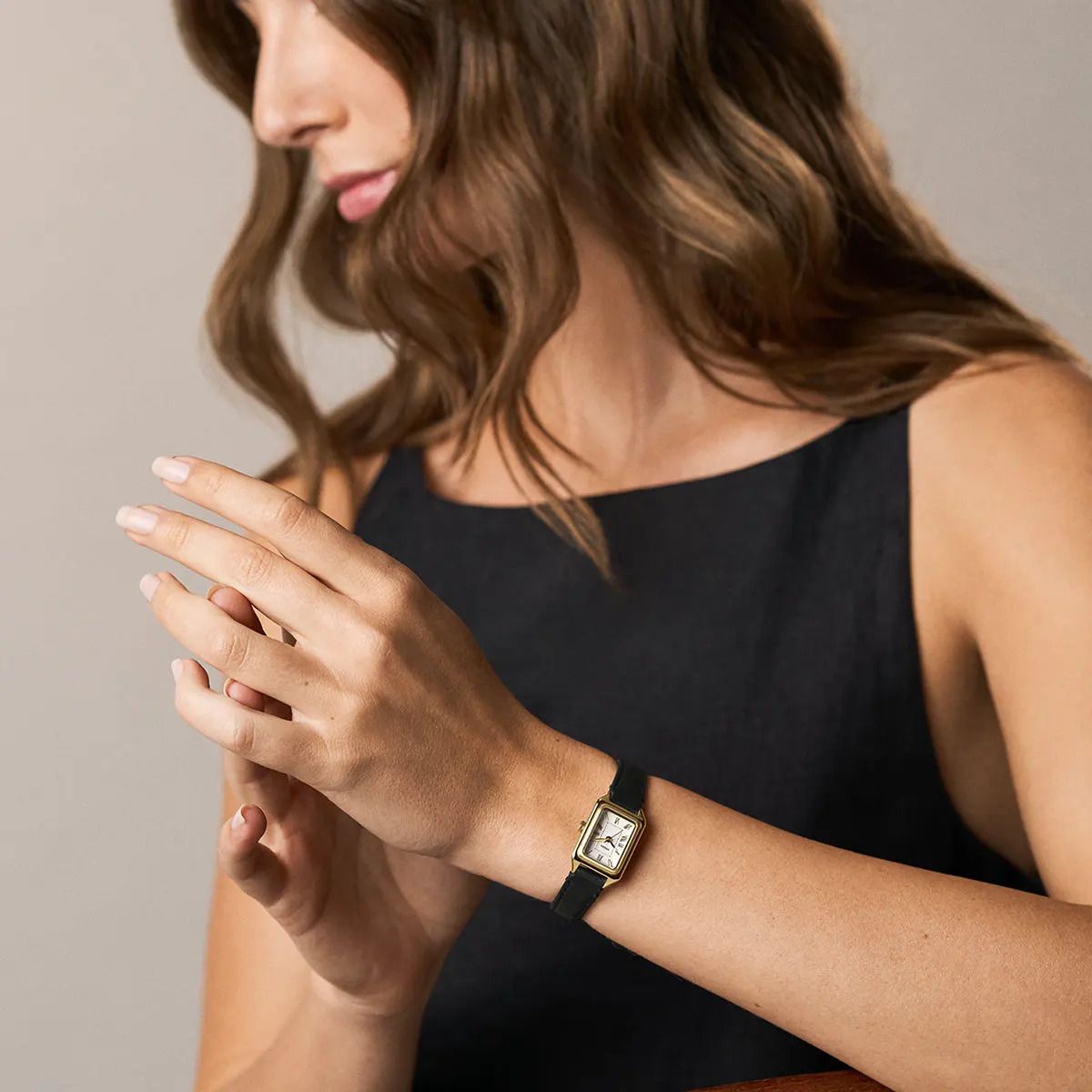 Fossil - Montre Raquel Mini Femme Bracelet Cuir Noir Cadran Blanc 2