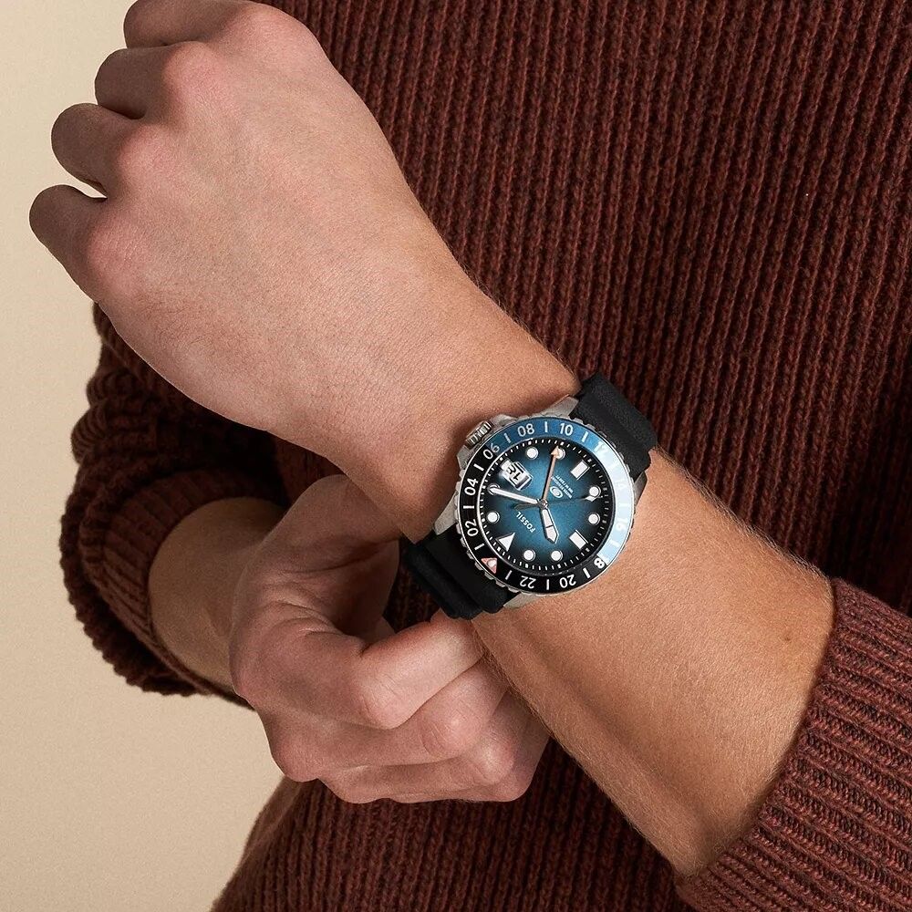 Fossil - Montre Blue Gmt Homme Bracelet Silicone Noir Cadran Bleu Et Noir 2