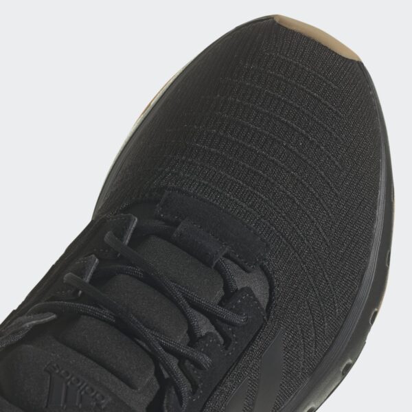 IG4704 9 FOOTWEAR Photography Detail View 2 grey