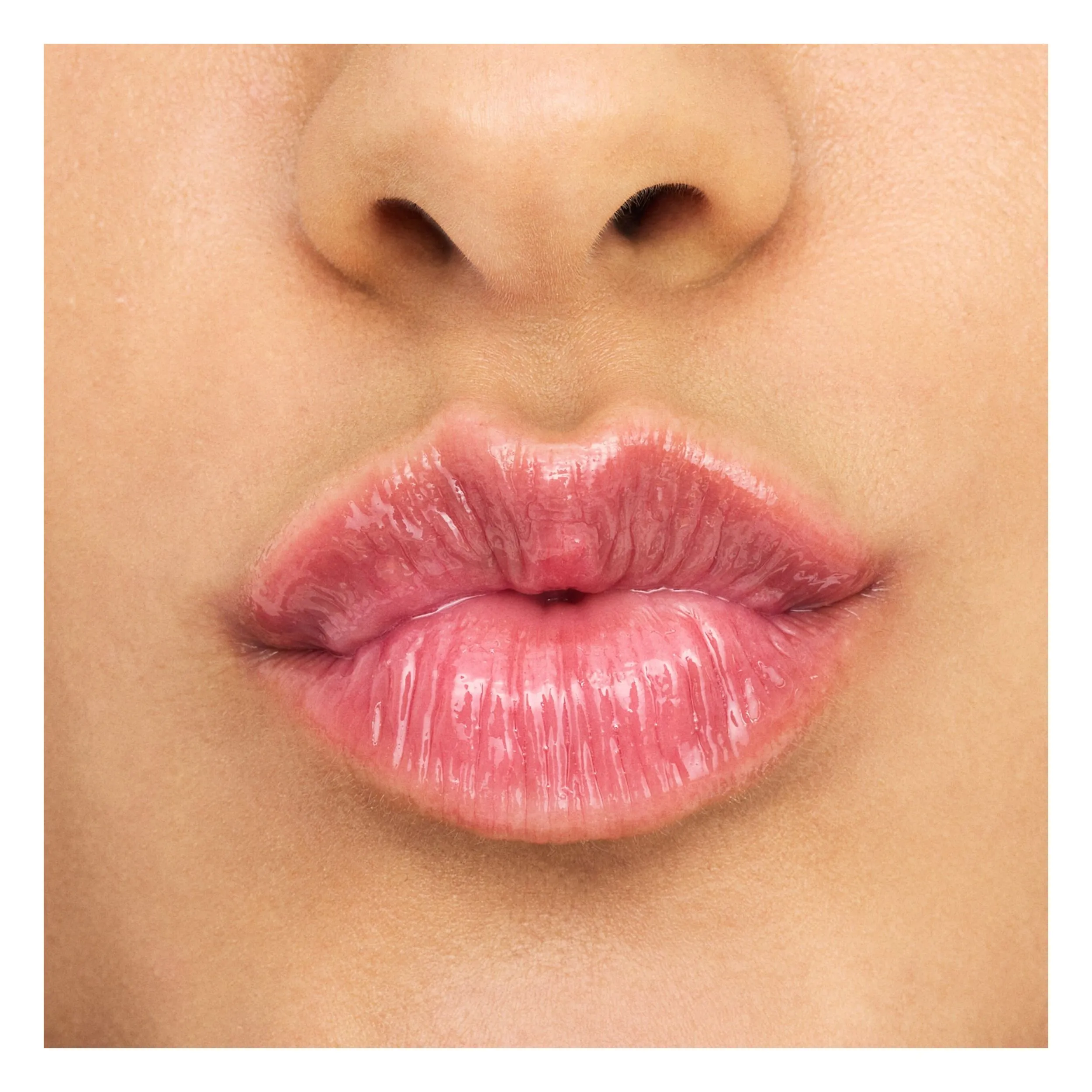 Essence - Lip Oil Hydra Kiss 06 La Canneberge Est de Retour 5