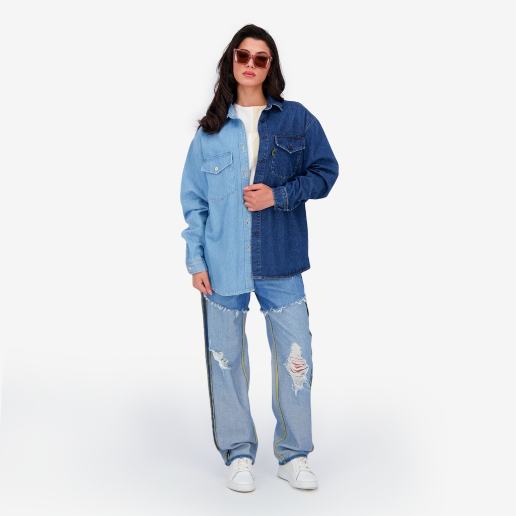 Kontakt – Upcycling chemise oversized femme en jeans bi-couleur – SHER V1 – Jeans Bleu Clair & Jeans Bleu Moyen