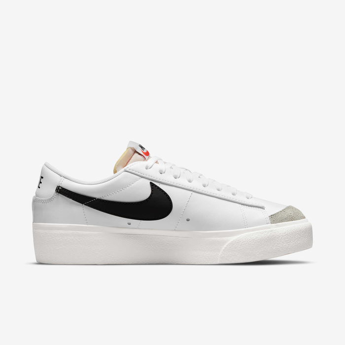 Nike – BLAZER LOW PLATFORM – Blanc/Noir / Promo - Nike