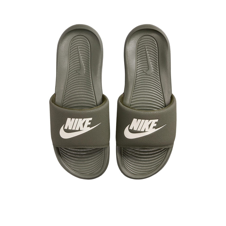 Nike - Claquettes Homme NIKE VICTORI ONE SLIDE - Khaki Blanc 4