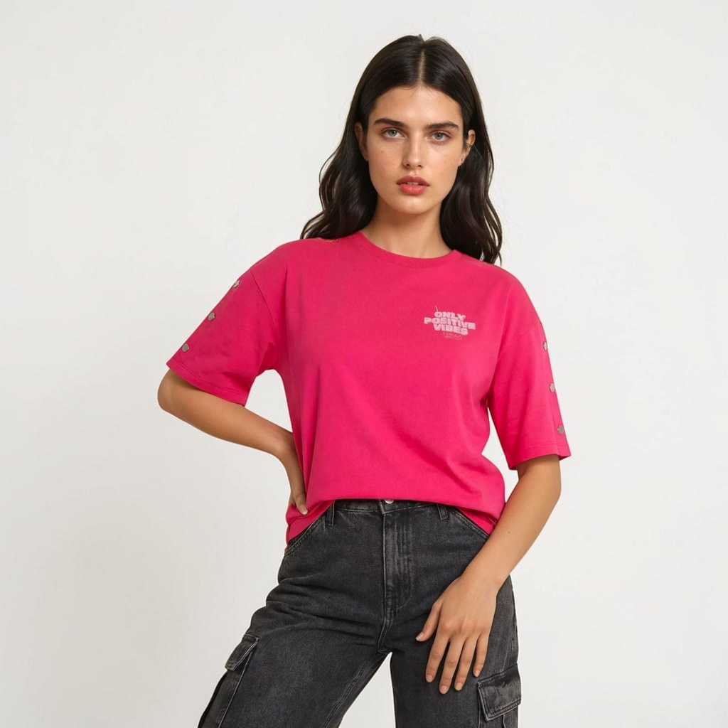 Kontakt – T-shirt femme sur taille avec boutons pression ONLY POSITIVE VIBES – Rose