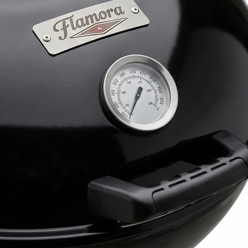 FLAMORA  - Barbecue à charbon Cuve et couvercle en acier avec cendrier amovible et roues de transport - Noir 6