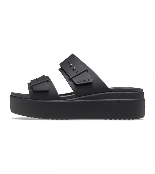 Crocs - Sandales compensées basses Brooklyn pour femmes - Noir 2