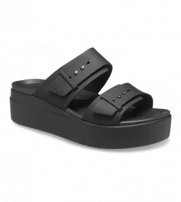 Crocs - Sandales compensées basses Brooklyn pour femmes - Noir 6