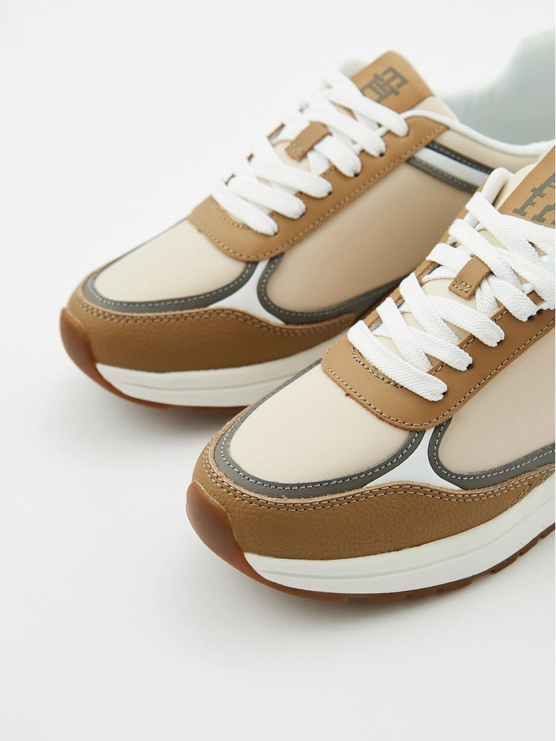Tommy Hilfiger - CHAUSSURES DE COURSE DÉCONTRACTÉES EN LUMIÈRE - Marron Blanc 4
