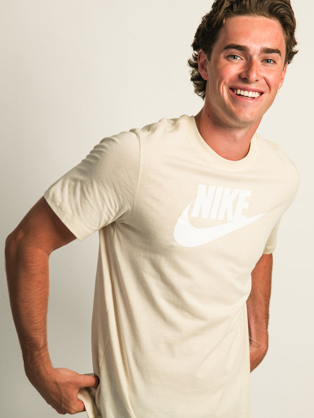 Nike - T-SHIRT NIKE SPORTSWEAR ICON - KAKI CLAIR 2