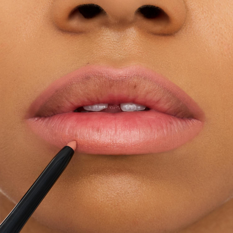 Essence - Crayon Lèvres 8H Matte Waterproof N°03 2