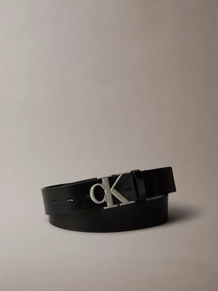 Calvin Klein - Ceinture en cuir pleine fleur avec logo - Noir/Argent antique