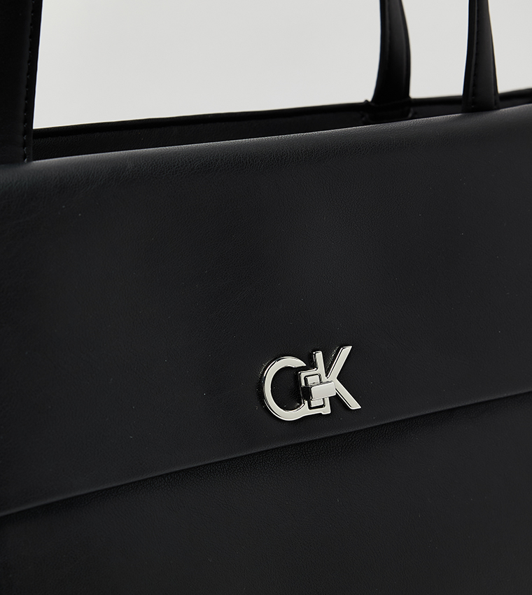 Calvin Klein - Sac bandoulière texturé avec poche avant - Noir 4