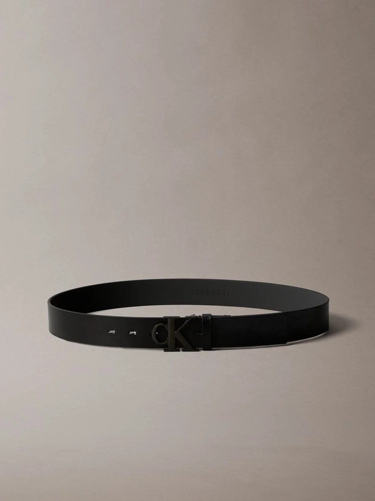 Calvin Klein - Ceinture en cuir pleine fleur avec logo - Noir/Noir mat 3